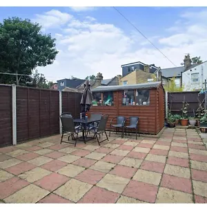 The Leyton Oasis London